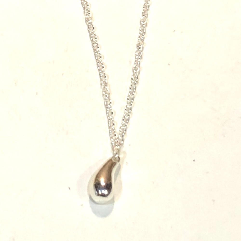 925 Silver Teardrop Pendant Necklace